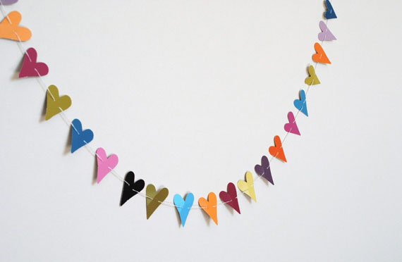 decoration-paper-punch-heart-garland-1
